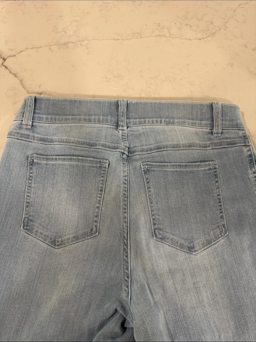 SPANX Women’s Light Wash Denim-Effect Jeggings